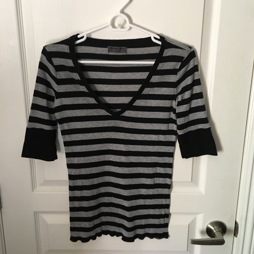 MICHAEL STARS - Striped V-Neck 3/4 Sleeve Tee